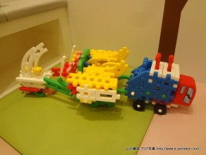 お客様のお子様が作成したブロック工作。すばらしい！