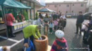 クリナップ練馬ショールームでのもちつき・もちまきイベントが開催されました。
