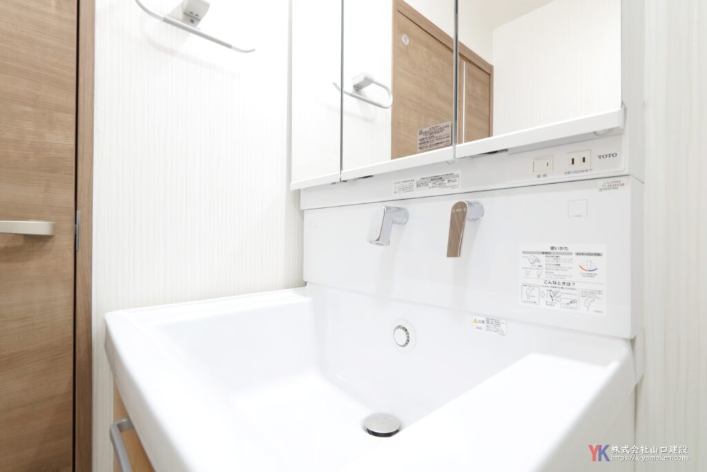 クロス・カーテン・ブラインドなどお洒落なインテリアで統一し、収納力UPで暮らしやすいお住まいに（W様邸）