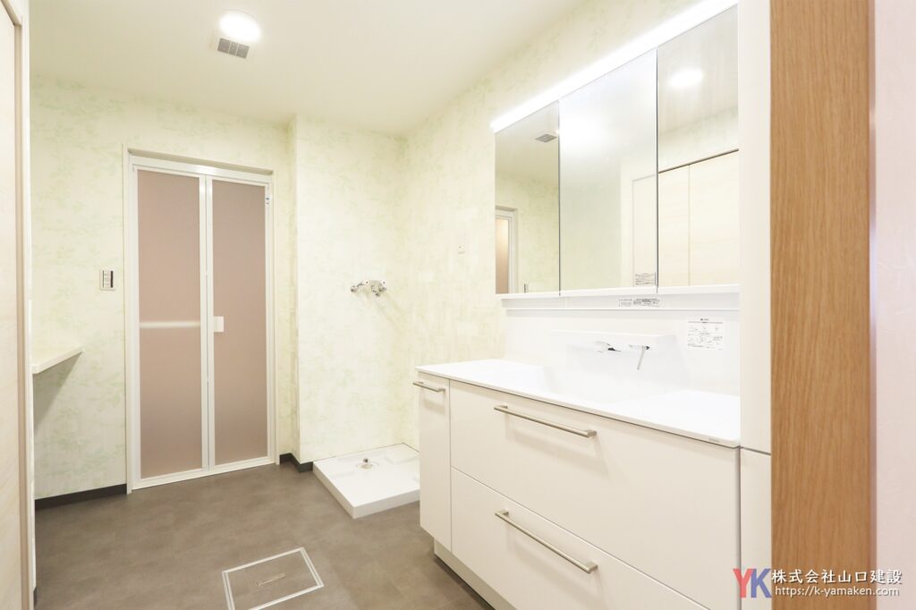 広々対面キッチンなど、ご夫婦で楽しむための色々な工夫を施した理想のお住まい（K様邸）