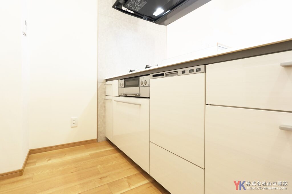 広々対面キッチンなど、ご夫婦で楽しむための色々な工夫を施した理想のお住まい（K様邸）