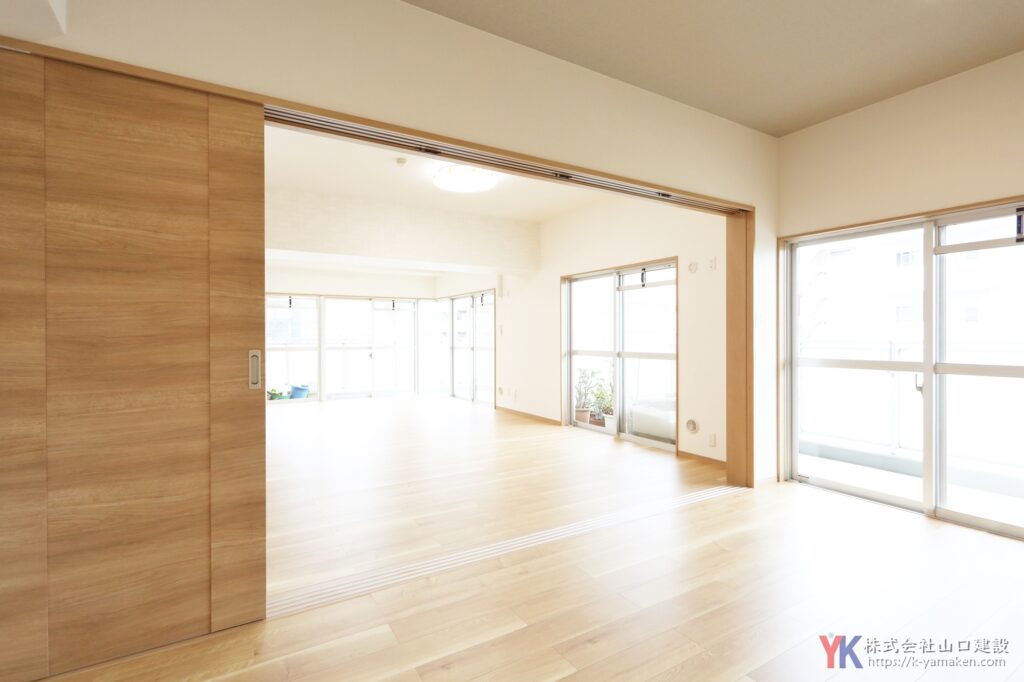 広々対面キッチンなど、ご夫婦で楽しむための色々な工夫を施した理想のお住まい（K様邸）