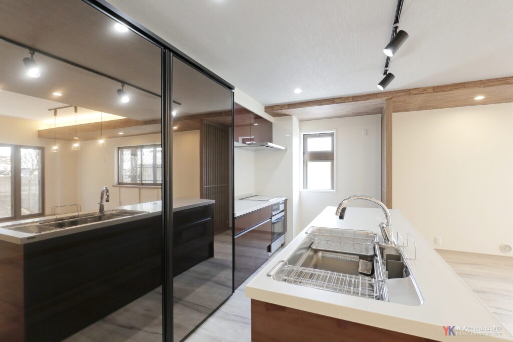 開放的で明るい広々LDK、趣味も楽しむワンランク上のお住まい（板橋区A様邸）【360度パノラマ写真】