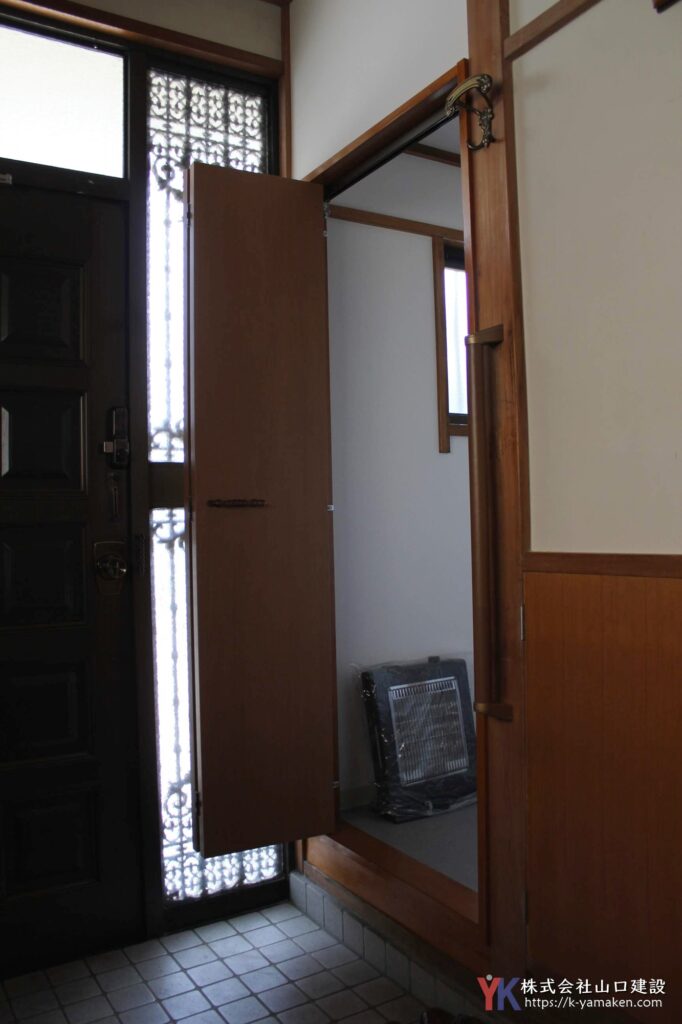 「お庭から失礼します」毎朝職人さんの届けてくれる新聞に感激しました。（練馬区 Y様邸）
