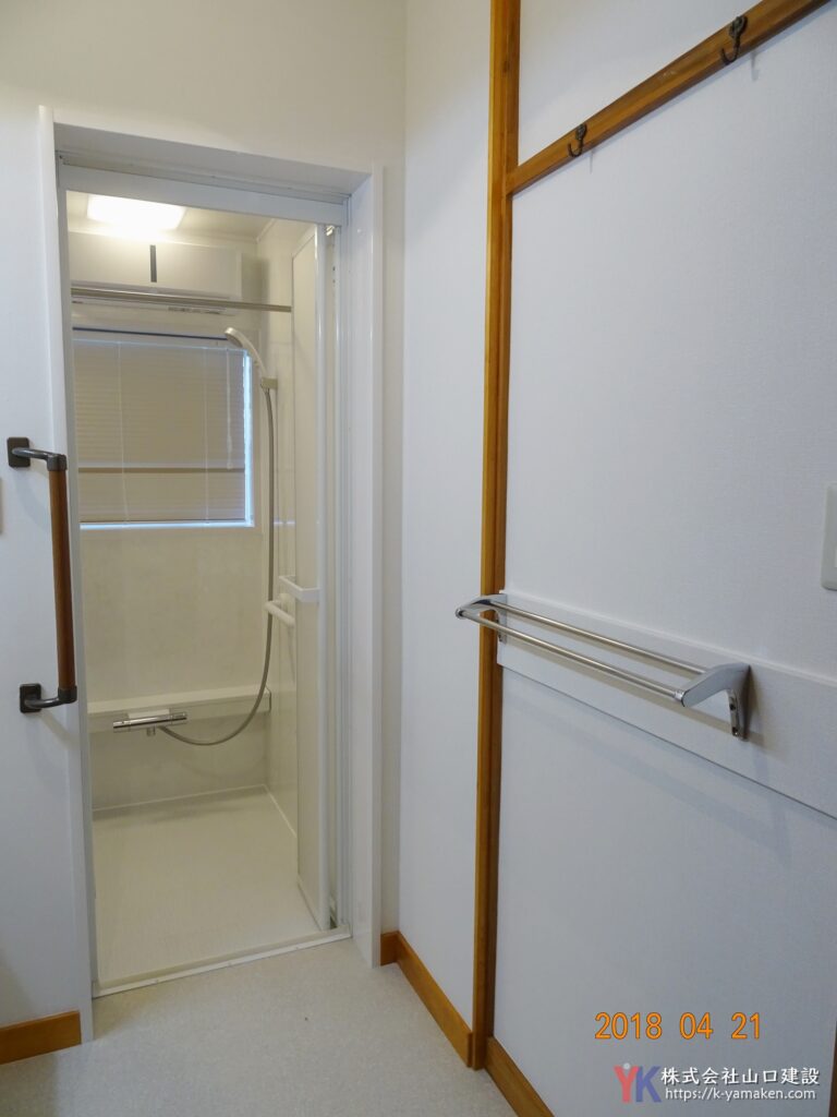 段差が多い住まいの浴室・洗面・トイレの水廻りを、お母様も安心して安全に暮らせるバリアフリーのお住いに。（練馬区 Y様邸）