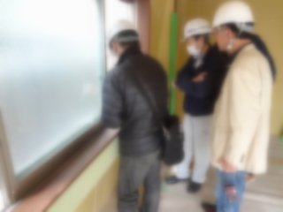 現場打ち合わせ(画像処理済)
