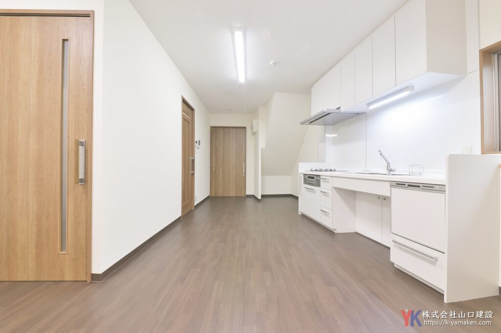 鉄骨3階建て店舗を、しっかりと生活空間を大別した二世帯住居へ （練馬区 KT様邸）