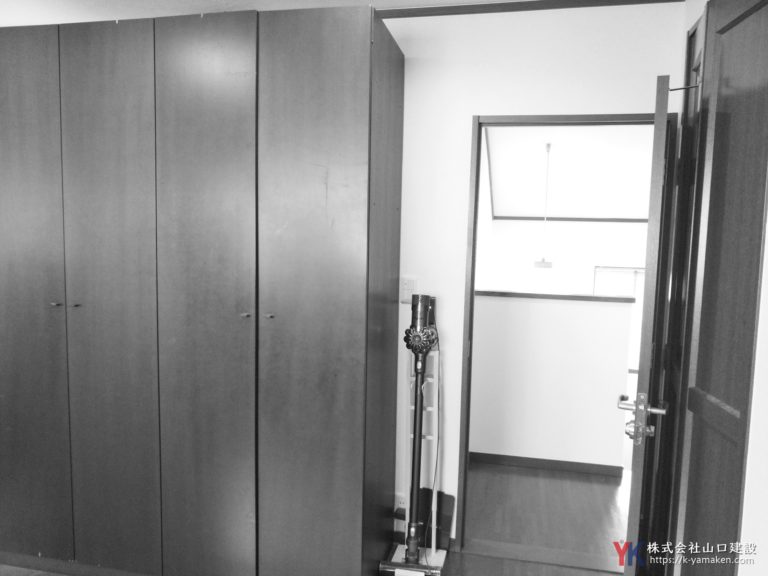 洗面台・トイレを一新し、憧れの室内窓と意匠性高いクロスで仕上げたこだわりのお住まい（M様邸）
