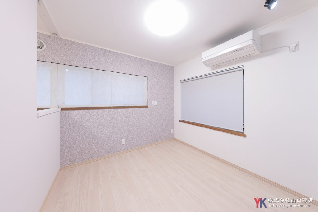 洗面台・トイレを一新し、憧れの室内窓と意匠性高いクロスで仕上げたこだわりのお住まい（M様邸）