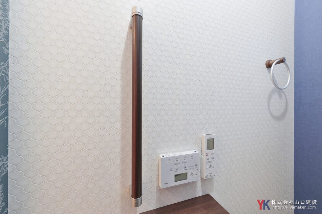 洗面台・トイレを一新し、憧れの室内窓と意匠性高いクロスで仕上げたこだわりのお住まい（M様邸）