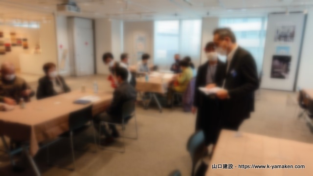接客中の模様(画像加工済)