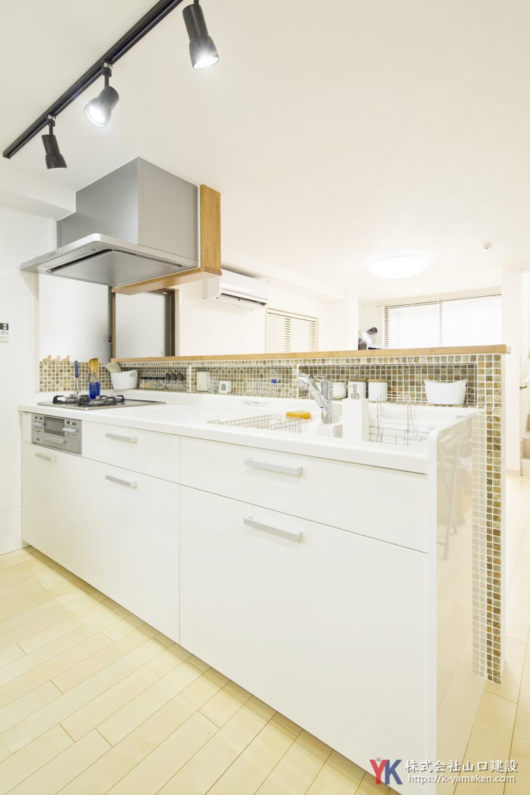 【4階建ての屋上付き中古戸建て住宅】購入に伴う改築で明るい日差しが降り注ぐ開放的なお住まいに一新（文京区 Y様）