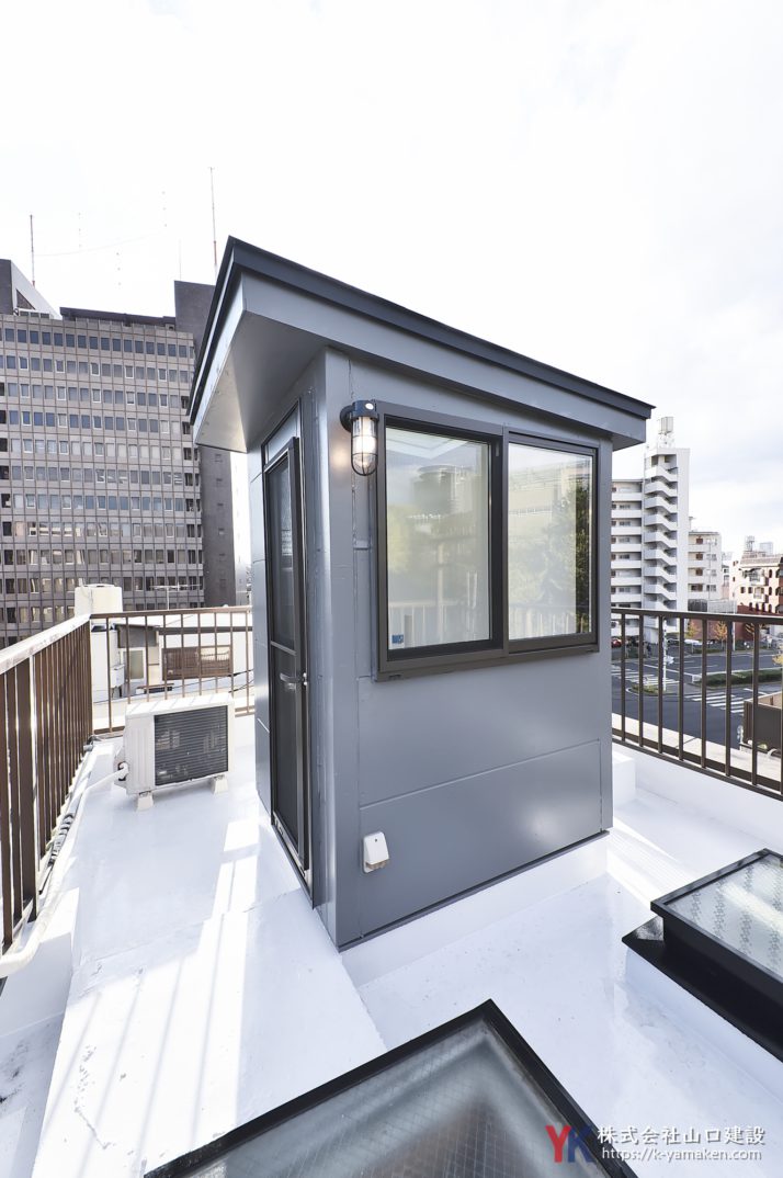 【4階建ての屋上付き中古戸建て住宅】購入に伴う改築で明るい日差しが降り注ぐ開放的なお住まいに一新（文京区 Y様）