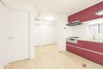 【狭小住宅の新築工事】相続した築60年以上の木造戸建てを一新。奥様との暮らしを楽しむ断熱性能の高い快適なお住まいへ（中野区 O様邸）