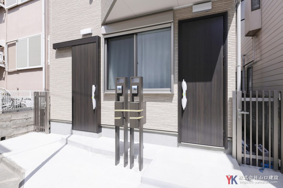 【狭小住宅の新築工事】相続した築60年以上の木造戸建てを一新。奥様との暮らしを楽しむ断熱性能の高い快適なお住まいへ（中野区 O様邸）