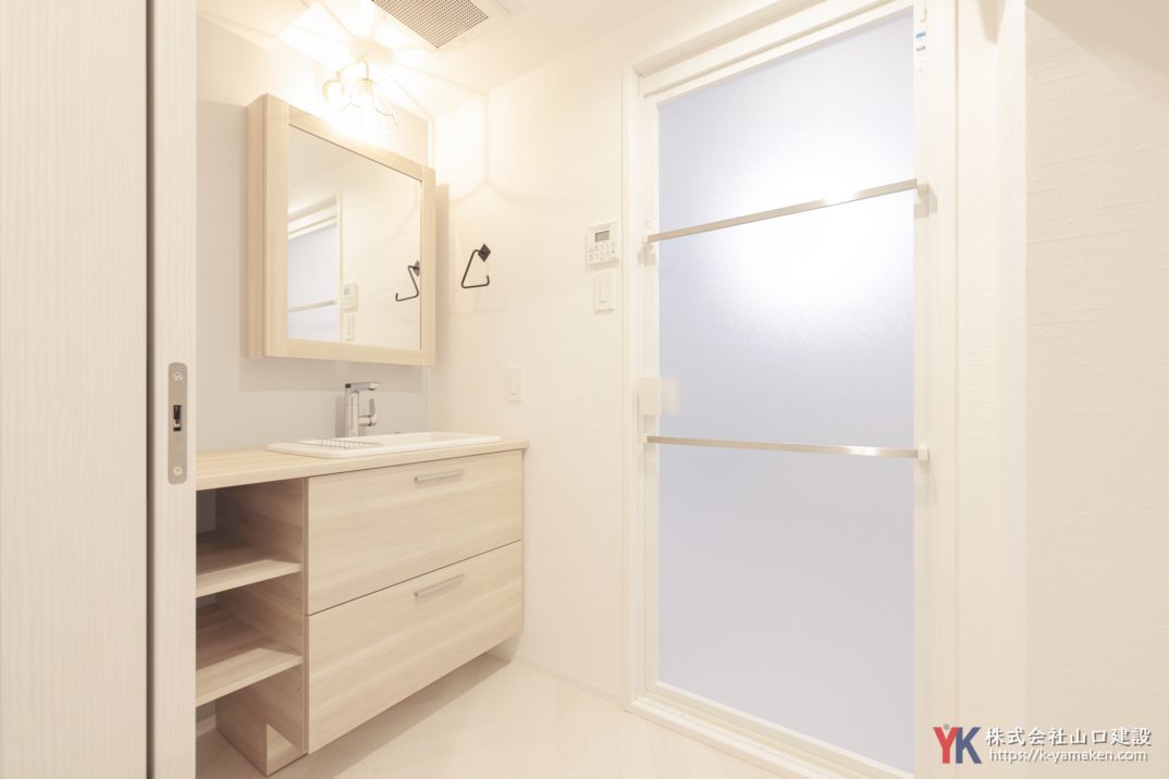 【2世帯同居リフォーム】高級感×温もりのグレージュカラーでおしゃれに！心地よい距離感を実現したお住まいへ（文京区 M様邸）