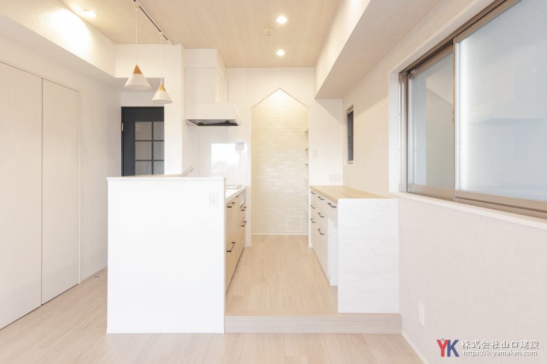 【2世帯同居リフォーム】高級感×温もりのグレージュカラーでおしゃれに！心地よい距離感を実現したお住まいへ（文京区 M様邸）