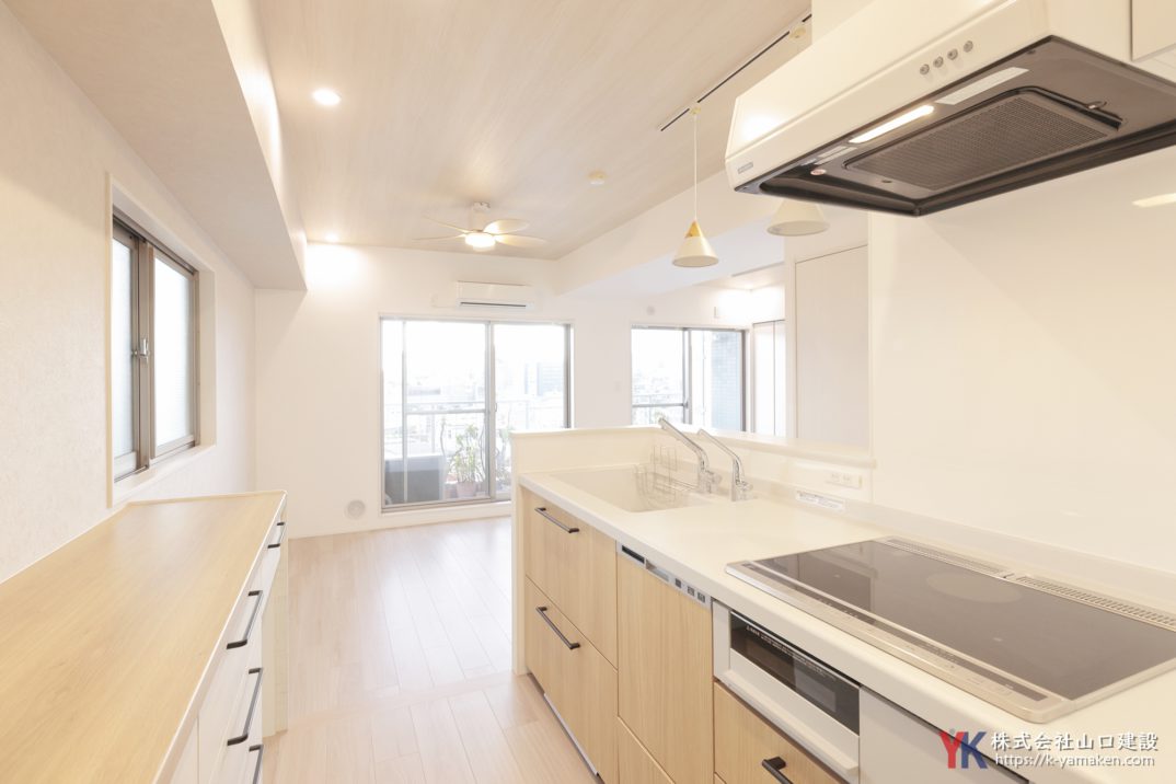 【2世帯同居リフォーム】高級感×温もりのグレージュカラーでおしゃれに！心地よい距離感を実現したお住まいへ（文京区 M様邸）