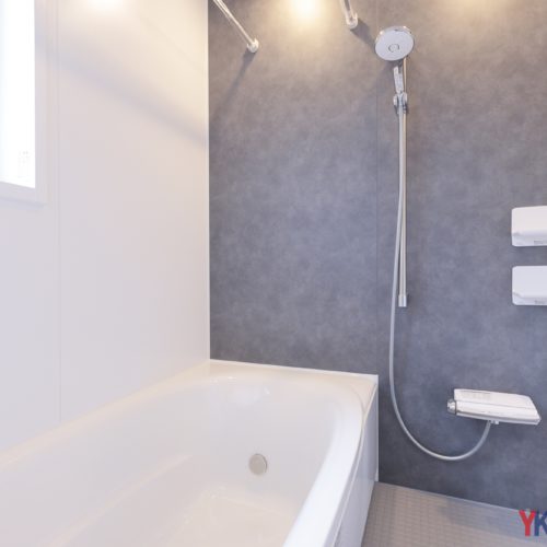 マグネット収納が便利な浴室