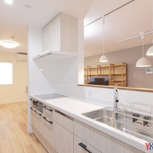 造作カウンター付おしゃれなキッチン