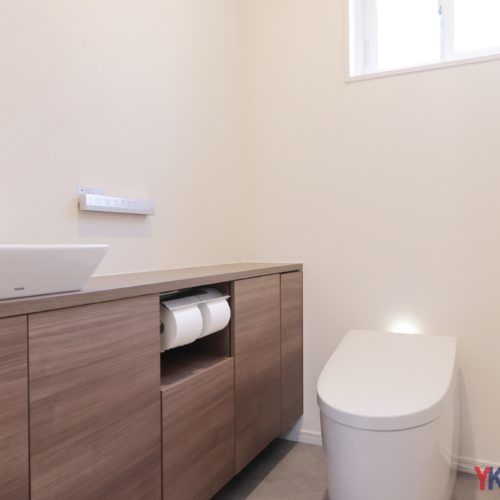 やさしい木目調のトイレ