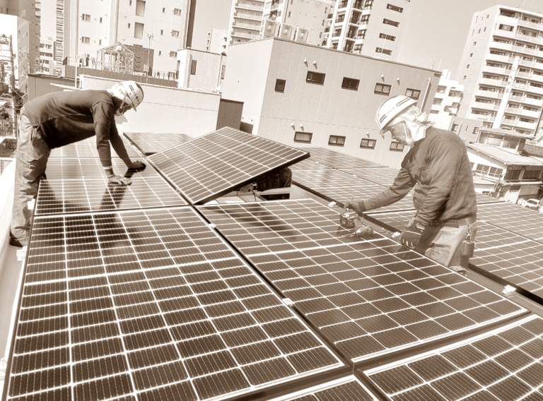 【築36年・3階建の戸建て】太陽光発電や断熱性向上、間取り変更でご家族皆様が暮らしやすいお住まいに（文京区 H様邸）