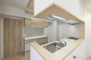 築33年のマンションを英国カントリー風のクラシカルなお住まいに。在宅ワークも快適な理想の家が完成しました。