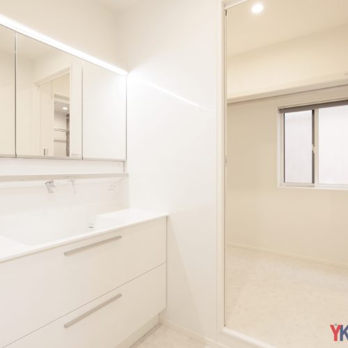 清潔感と機能美を追求した洗面空間