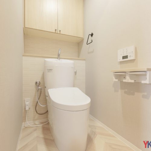 機能美とデザインが融合したモダンなトイレ