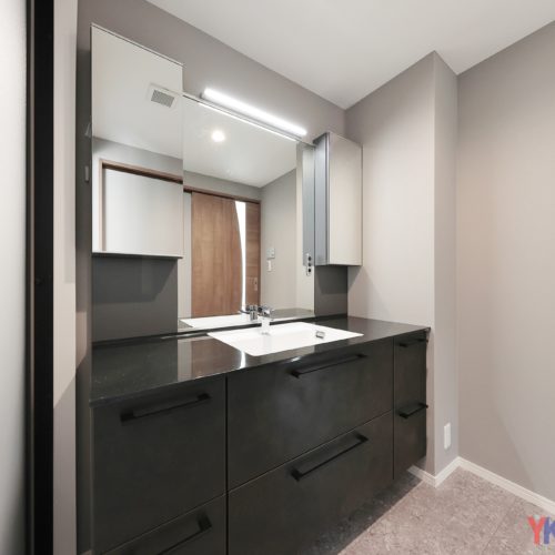 上質な空間を演出する洗面台