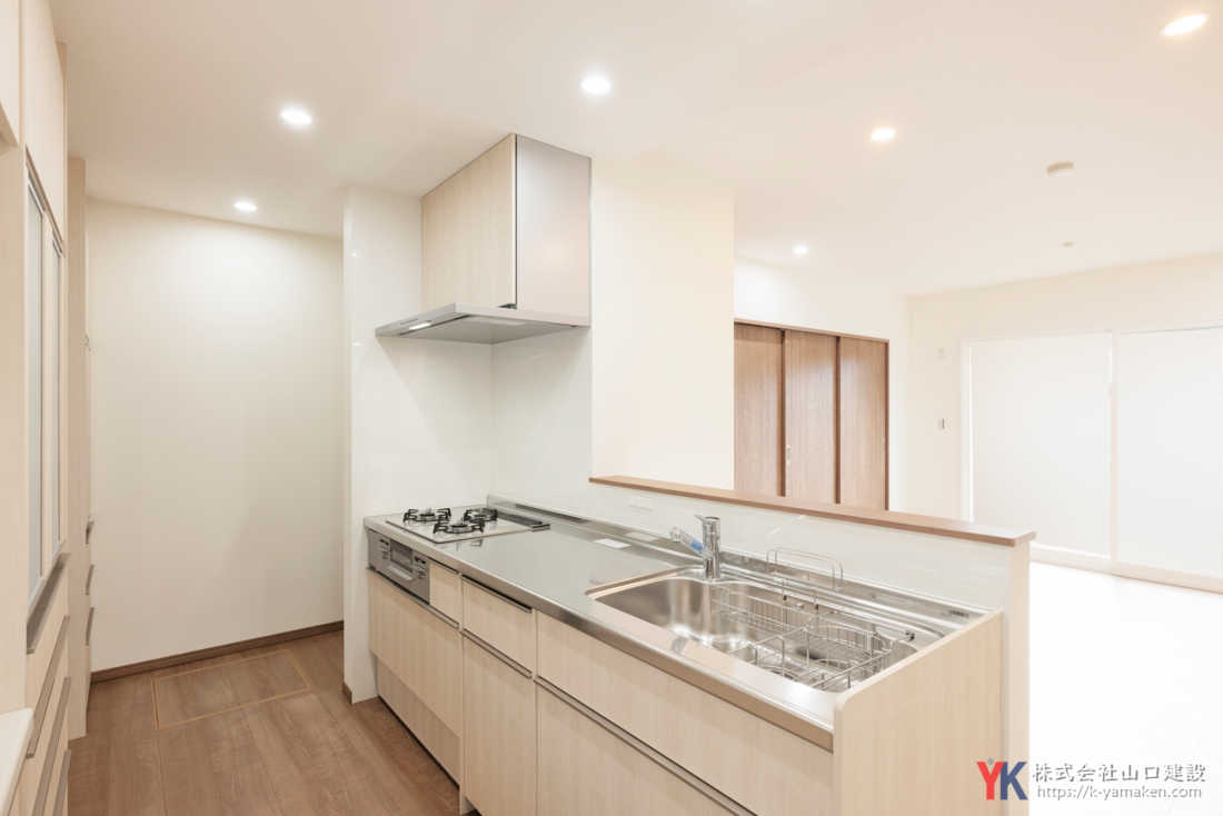 実家を引き継ぎ次世代へ繋ぐ。軽量鉄骨の特性を活かした大空間LDKと断熱改修で居住性能を極めたリノベーション(中野区 N様邸)