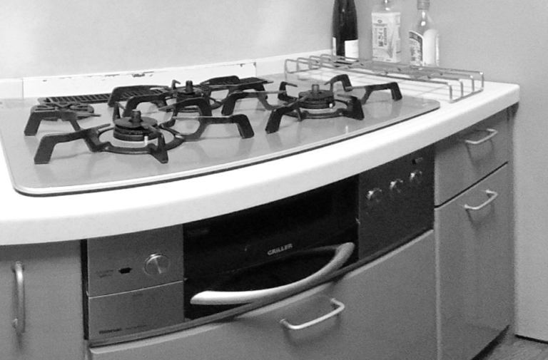 【二世帯住宅リフォーム】こだわりを形にする造作家具とLIXIL・TOTO最高峰モデルで叶える上質な暮らし（文京区 K様邸）