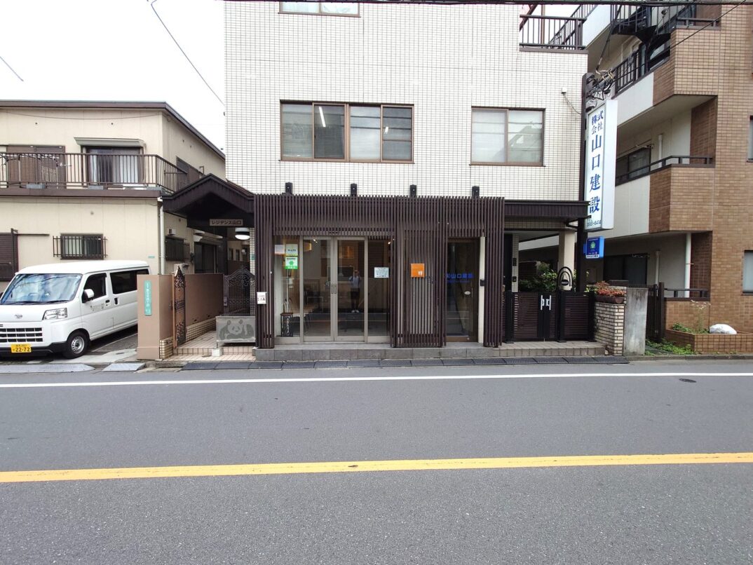 きれいに整った会社社屋